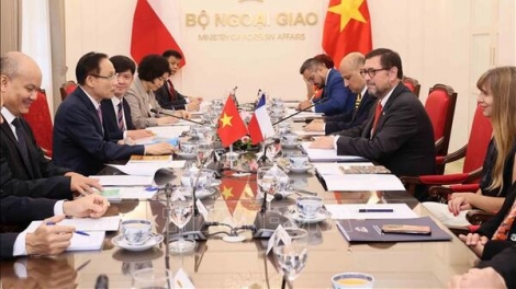 Vietnam y Chile fortalecen las relaciones políticas y la confianza mutua