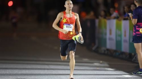Trieu Tien Luyen gewinnt das dritte Jahr in Folge den Green Can Gio Marathon