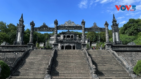 Lăng Khải Định – Dấu ấn giao thoa văn hóa Đông Tây trong quần thể di sản Cố đô Huế
