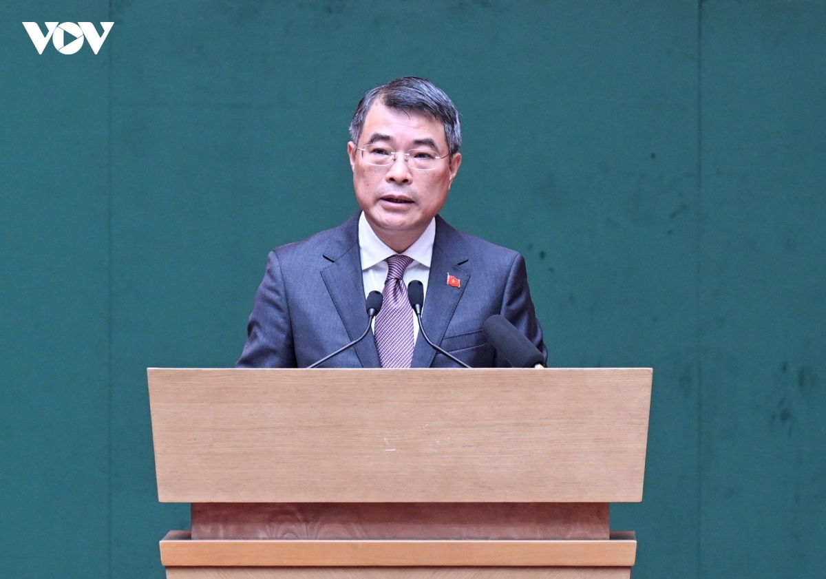 レ・ミン・フン首相が会議で発言（写真：VOV）
