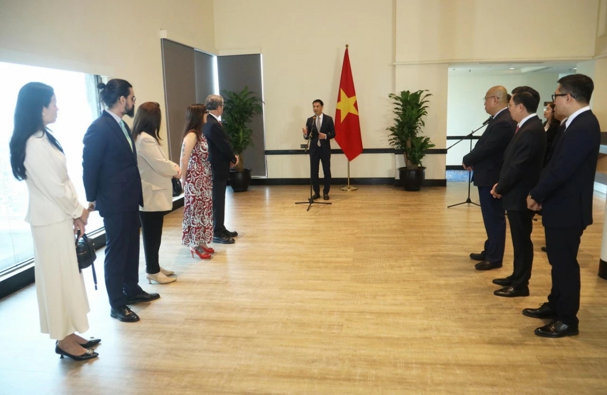 Toàn cảnh buổi lễ trao Huân chương Hữu nghị tặng Đại sứ Brazil tại Việt Nam. Ảnh: Thành Long/Báo Quốc tế