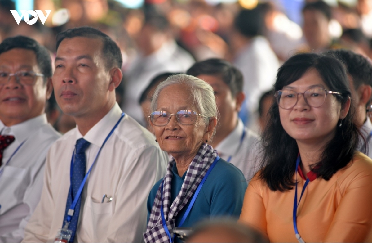 Các đại biểu tham dự.