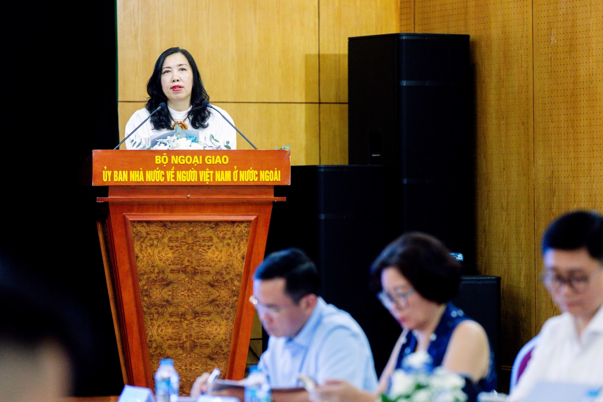 Thứ trưởng Bộ Ngoại giao Lê Thị Thu Hằng phát biểu tại hội thảo. Ảnh: Đình Khang/tuoitre.vn