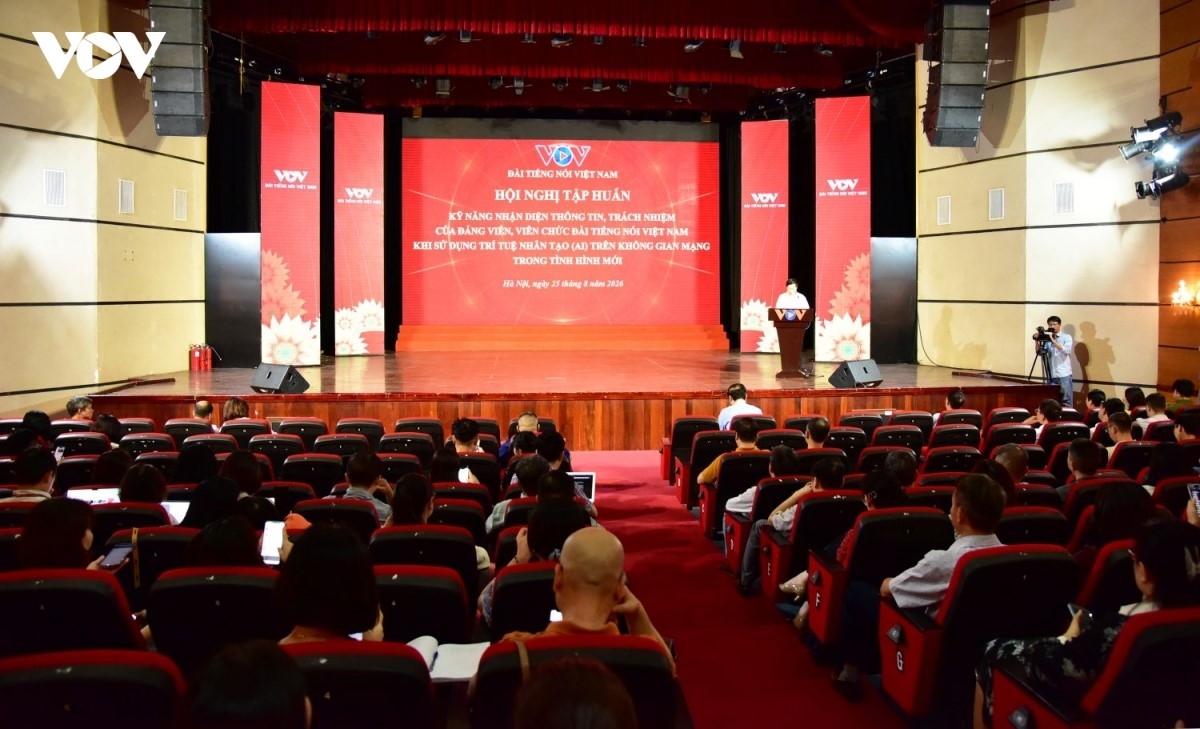 Quang cảnh Hội nghị tập huấn “Kỹ năng nhận diện thông tin, trách nhiệm của đảng viên, viên chức Đài Tiếng nói Việt Nam khi sử dụng trí tuệ nhân tạo (AI) trên không gian mạng trong tình hình mới". Ảnh: Thanh Hà/VOV