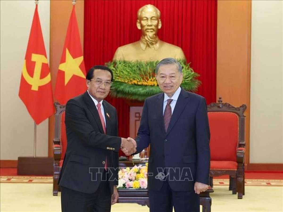 Tổng Bí thư, Chủ tịch nước Tô Lâm tiếp ông Vanhxay Phongsavanh, Bí thư Trung ương Đảng, Chủ nhiệm Ban Kiểm tra Trung ương, Tổng Thanh tra Nhà nước, Trưởng ban Phòng chống tham nhũng Trung ương Lào. Ảnh: Thống Nhất/TTXVN