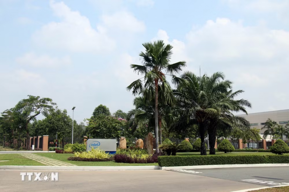 The factory complex of Intel, a major investor at the Ho Chi Minh City Hi-Tech Park. (Photo: Tien Luc/VNA)