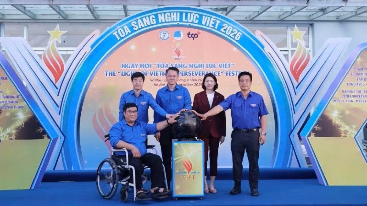 Representatives of the Central Committee of the Vietnam Youth Federation and relevant units perform the opening ceremony of the festival. (Photo: Central Committee of the Youth Union)