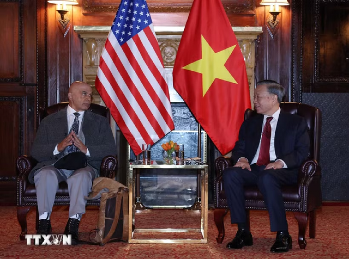 Tổng Bí thư, Chủ tịch nước Tô Lâm tiếp Đồng Chủ tịch Đảng Cộng sản Hoa Kỳ Joe Sims - Ảnh: TTXVN