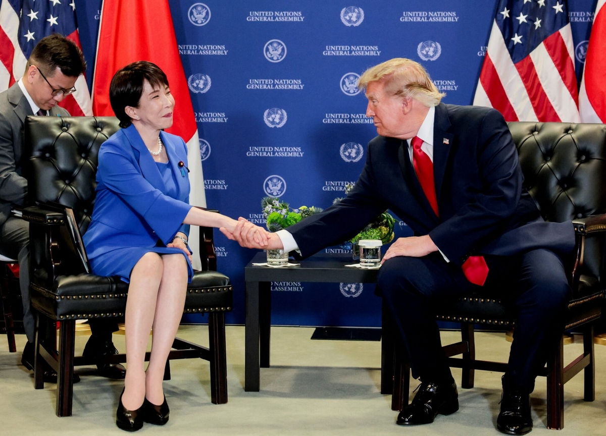 2026年9月22日、アメリカ・ニューヨークでの会談で握手する高市早苗首相とドナルド・トランプ大統領（写真：REUTERS/Kylie Cooper）