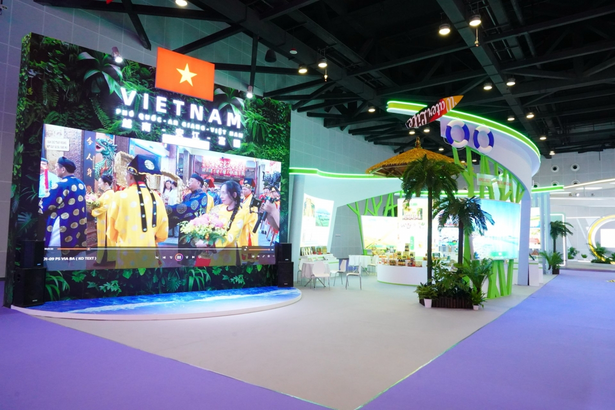 Area pameran "Kota Memikat" Provinsi An Giang. Foto: Trung Kien/VOV Beijing