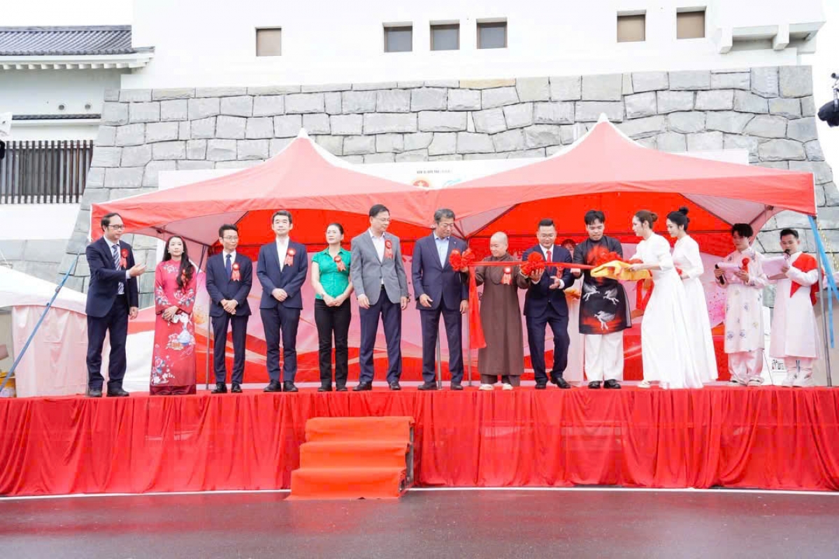 Cắt băng khai mạc Lễ hội Ibaraki Vietnam Festival 2026