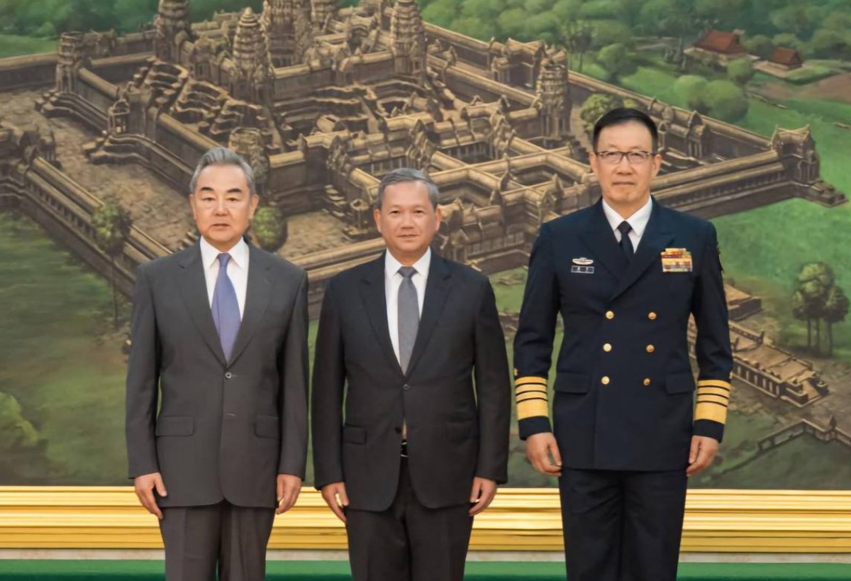 กัมพูชายืนยันจุดยืนสันติภาพเกี่ยวกับพรมแดนในการต้อนรับรัฐมนตรีต่างประเทศและรัฐมนตรีกลาโหมจีน
