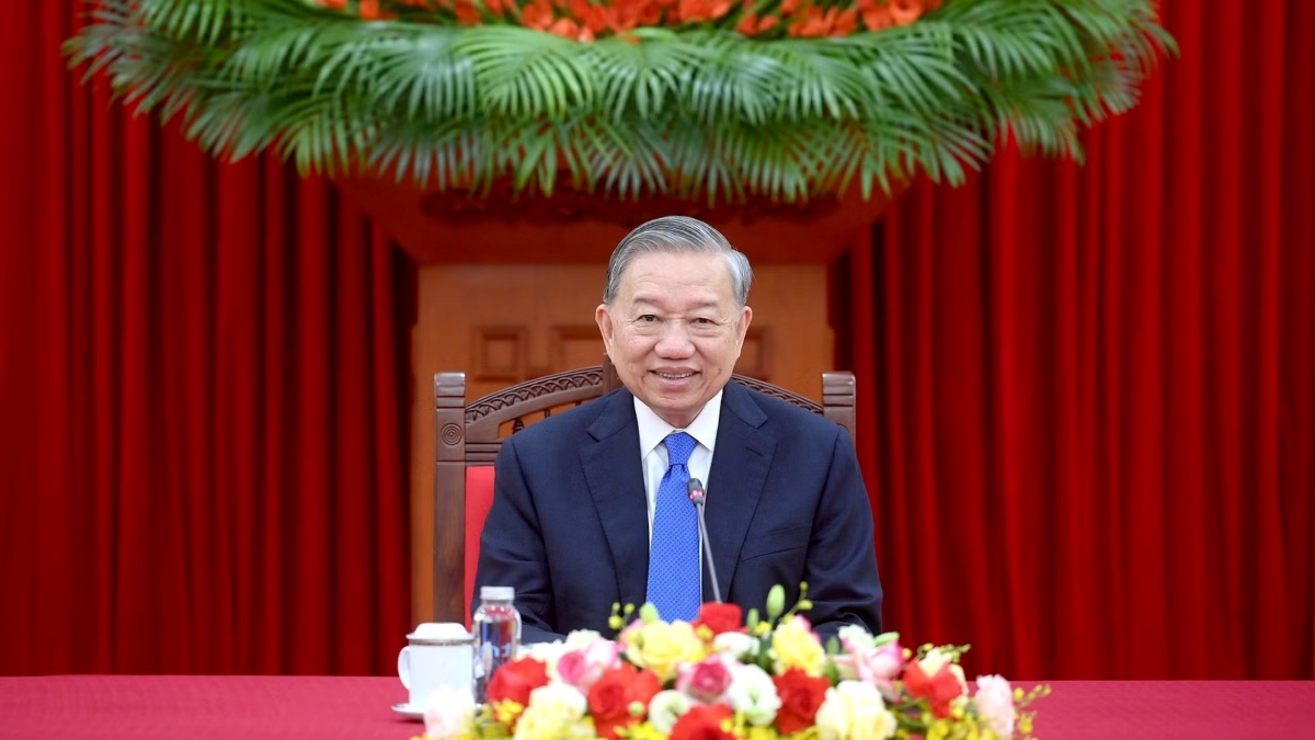 또 럼 당 서기장·국가주석, 다카이치 총리와 전화 회담…다방면 협력 강화 합의