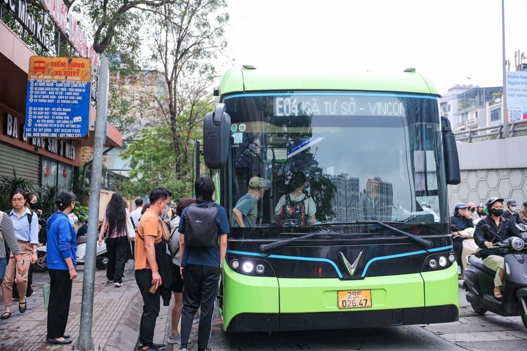 À Hanoï, bus et métro gratuits pendant les congés du 30 avril