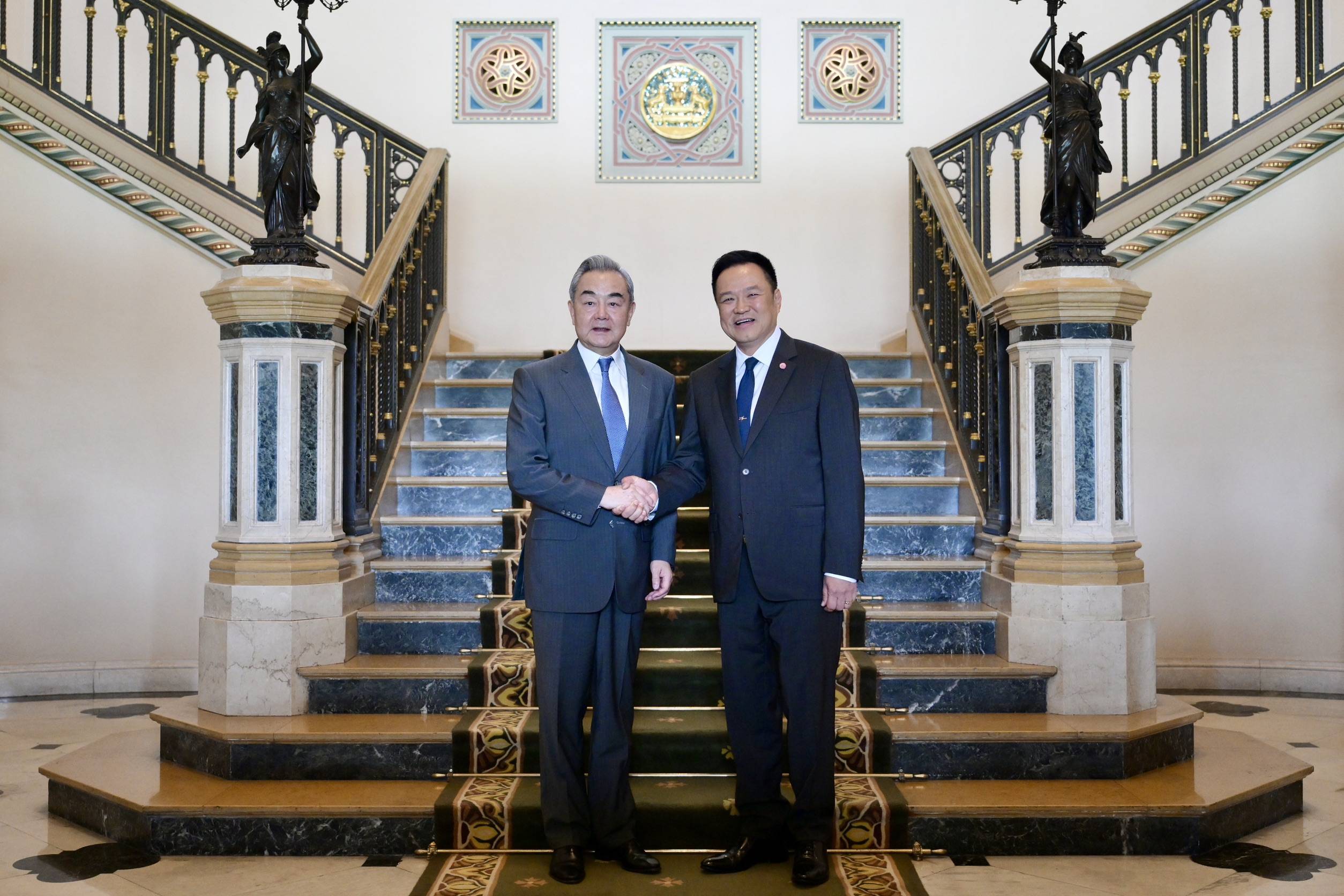 การกระชับความสัมพันธ์หุ้นส่วนยุทธศาสตร์ไทย-จีนให้แน่นแฟ้นยิ่งขึ้น