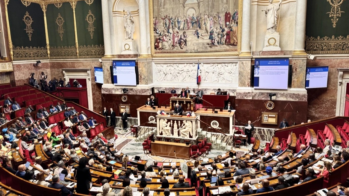 Le Parlement français adopte une loi-cadre sur la restitution des biens culturels coloniaux