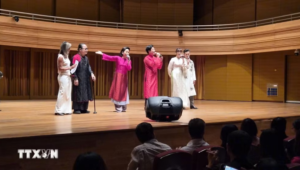 Trinh-Cong-Son-Musiknacht in Singapur