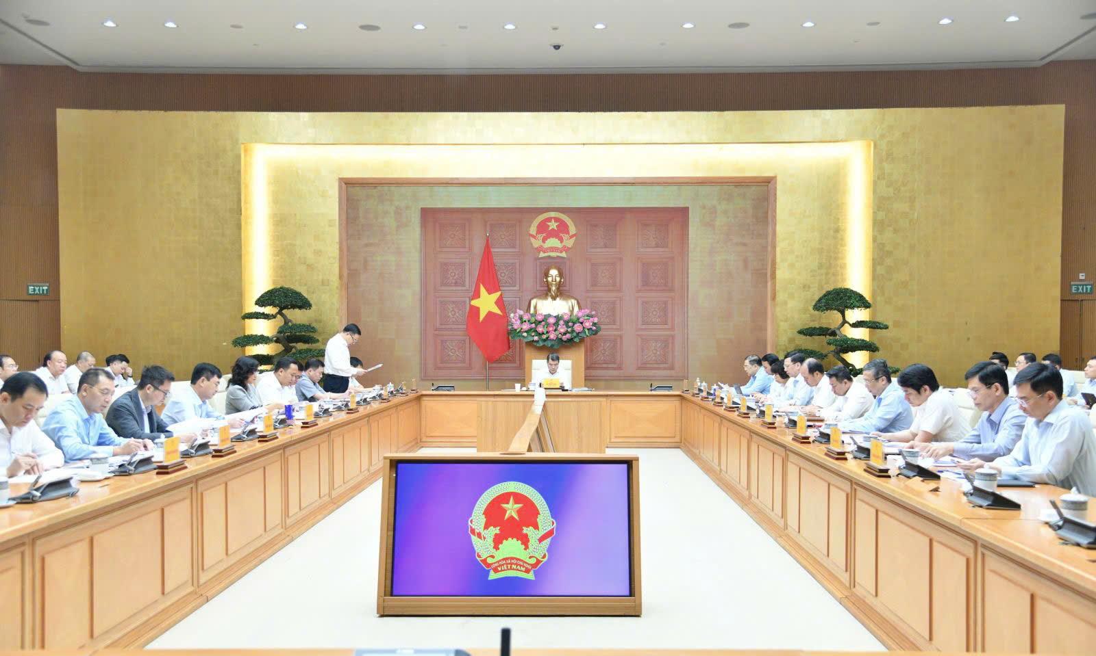 PM Vietnam, Le Minh Hung: Kementerian Industri dan Perdagangan Vietnam Harus Jadi Pelopor dalam Dorong Kegiatan Produksi dan Bisnis