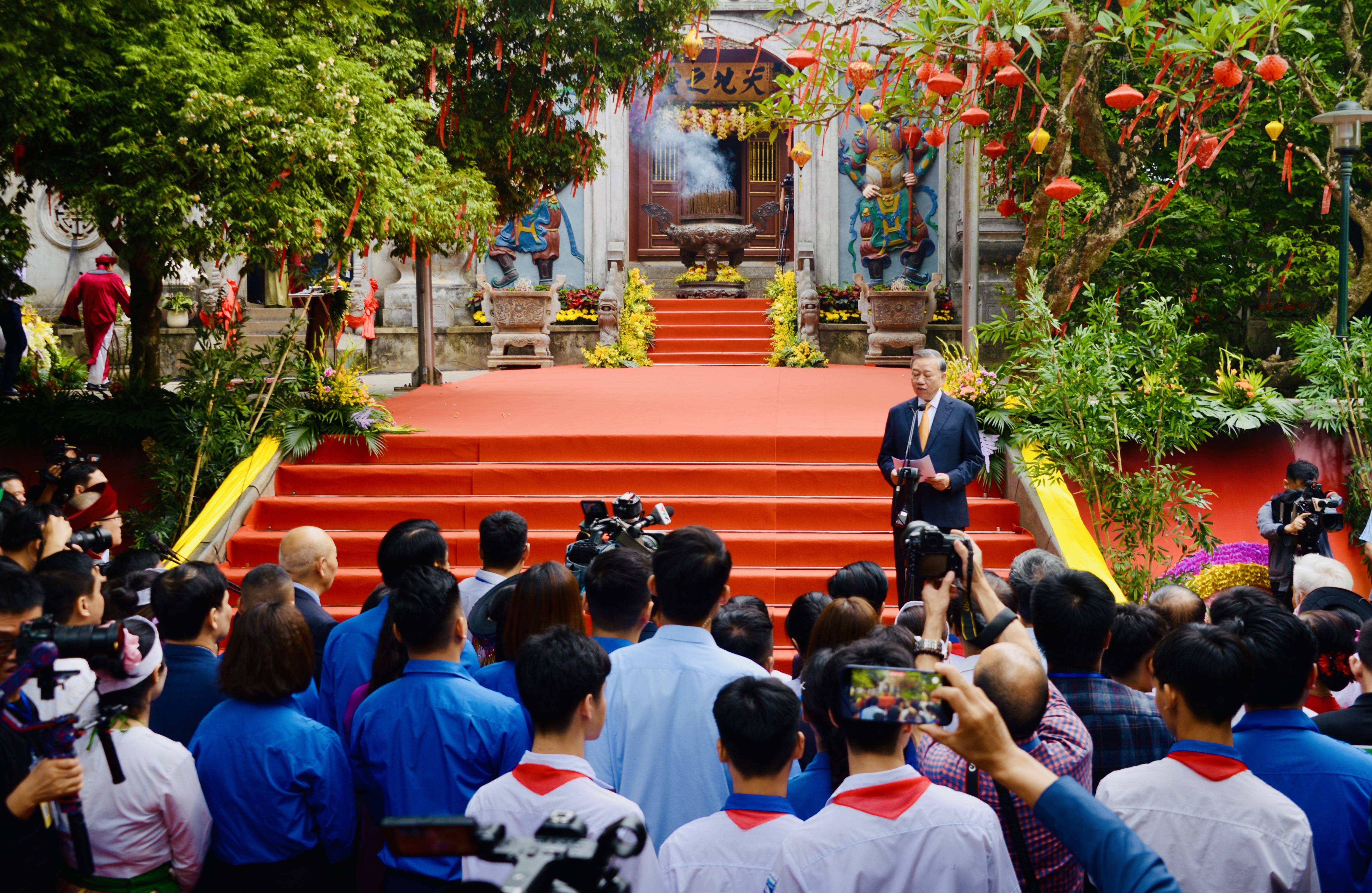 KPV-Generalsekretär und Staatspräsident To Lam gedenkt der Hung-Könige in Phu Tho