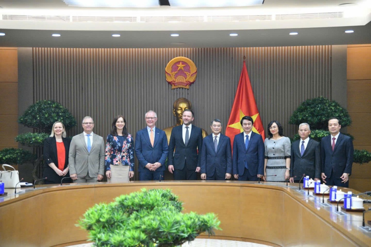 레 민 흥 총리, 에스토니아 외교장관 접견
