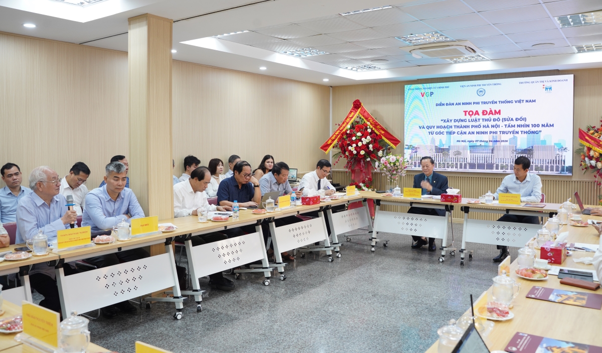 Efectúan coloquio sobre la planificación de Hanói para los próximos cien años