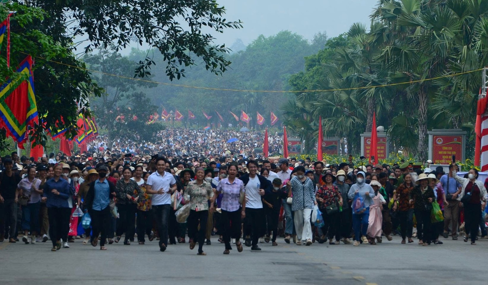 Provinsi Phu Tho Sambut Kedatangan Sekitar 6,5 Juta Wisatawan pada Hari Peringatan Leluhur Raja Hung