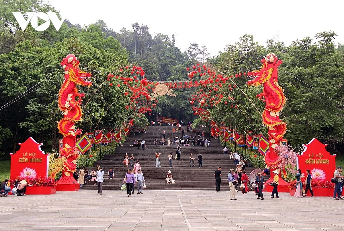 Яркие мероприятия в рамках праздника Дня поминовения королей Хунгов