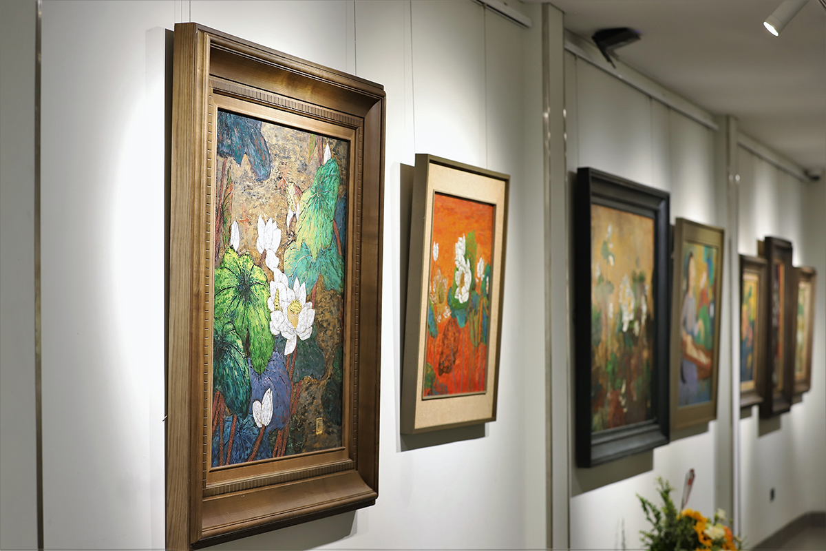 「五月の蓮」展、人間味あふれる価値を発信