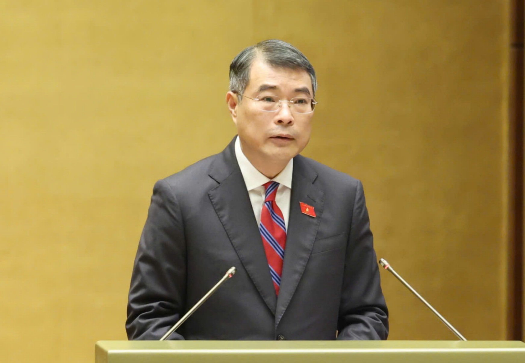 레 민 흥 총리, “두 자릿수 경제성장 달성”... 거시경제 안정·성장 촉진 총력