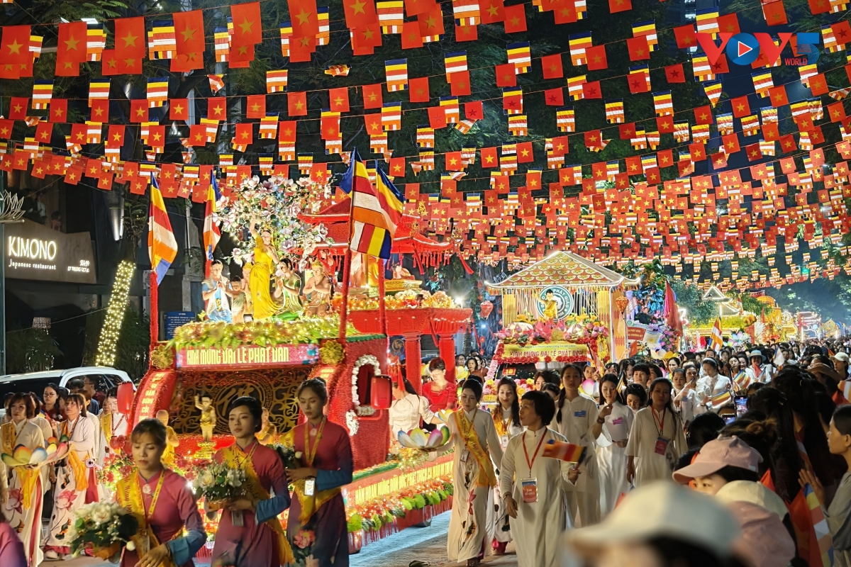 Celebración del Día de Vesak en Vietnam: Compromiso con la nación en una nueva era