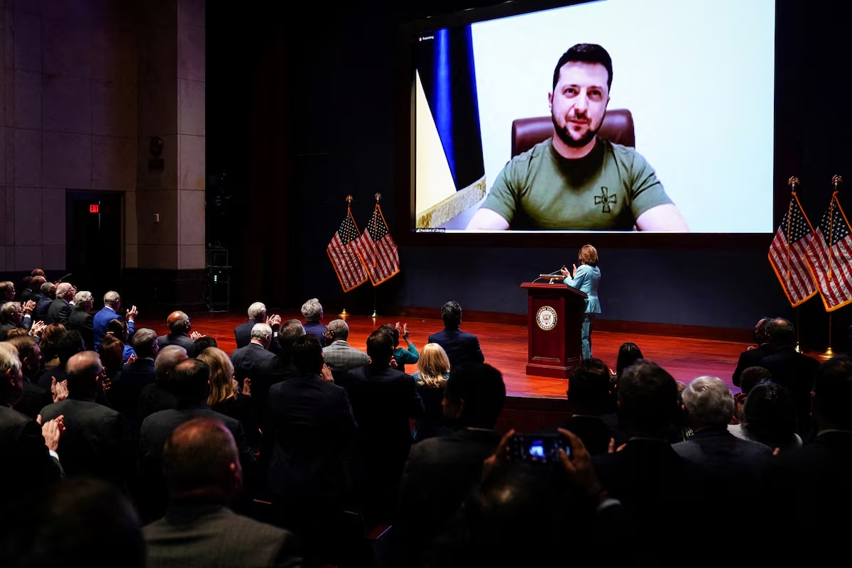 Reúnen firmas en Estados Unidos para someter a votación la ayuda a Ucrania