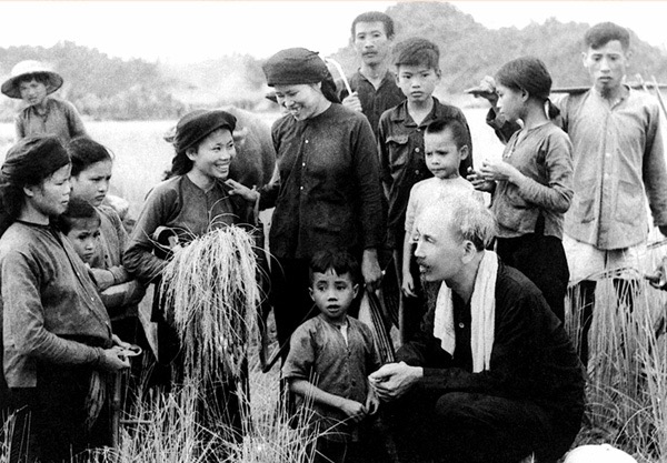 Mewarisi Pemikiran “Mengutamakan Rakyat” dari Presiden Ho Chi Minh untuk Pembangunan Negara Masa Kini