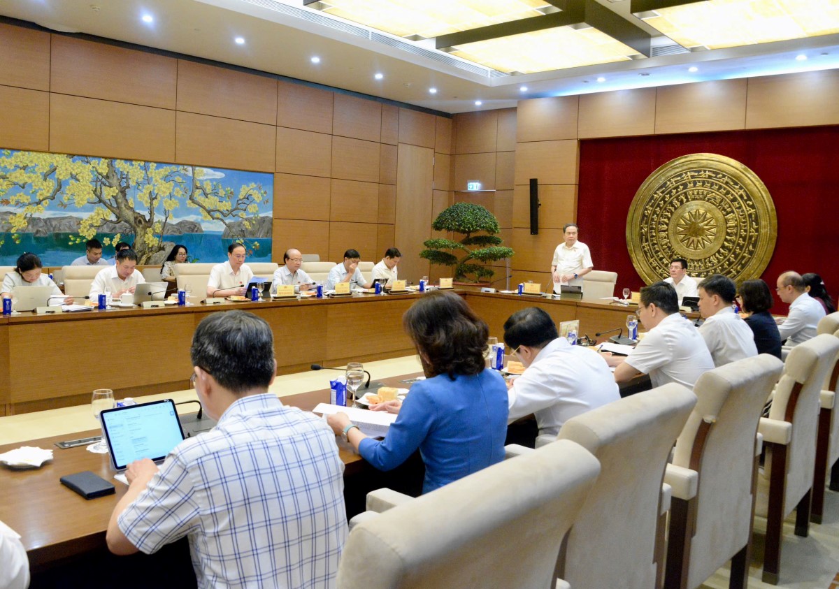 Titular del Parlamento traza prioridades en ciencia, tecnología y medio ambiente de Vietnam