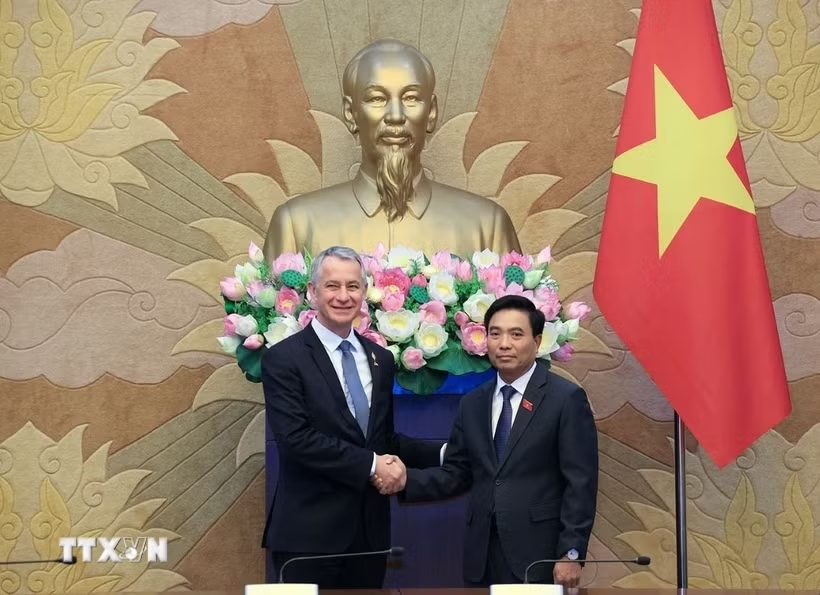Le Vietnam et la France renforcent leur coopération parlementaire