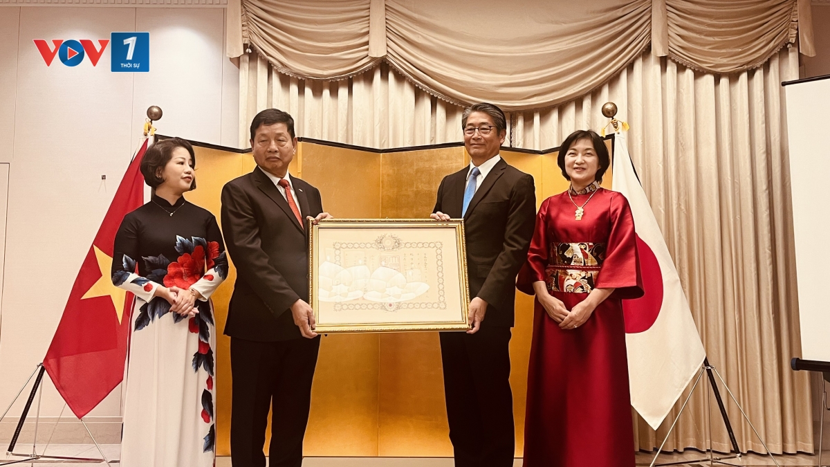 FPTグループのビン会長 日本政府から旭日章を受章