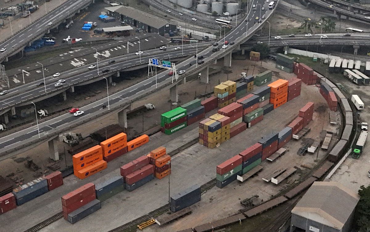 Estados Unidos impone un arancel del 25 % a productos importados de Brasil