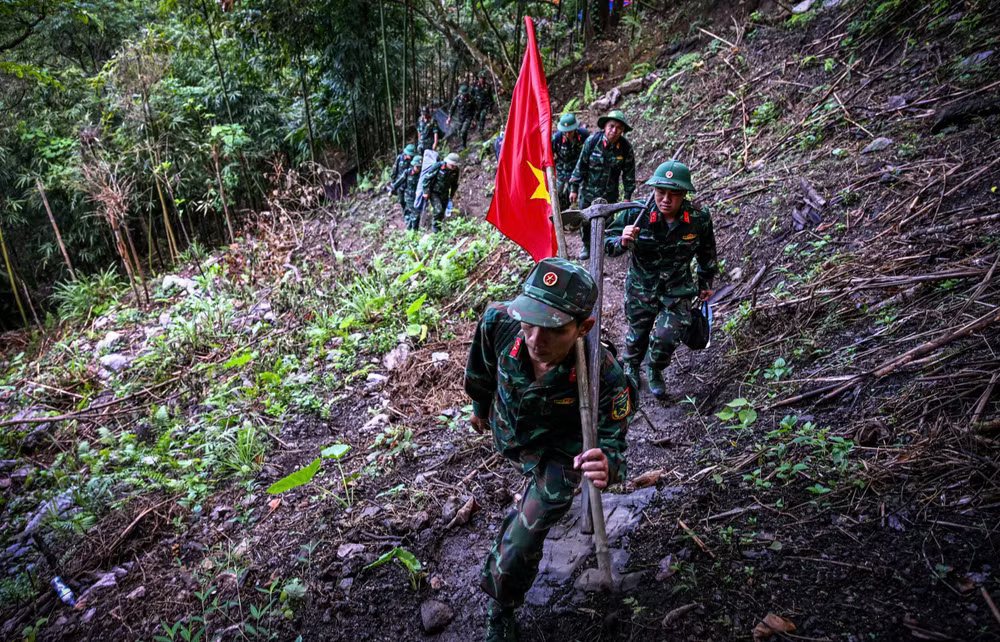 ບັ້ນ 500 ວັນ ແລະ ຄືນທ້ອນໂຮມອັດຖິນັກຮົບເສຍສະຫຼະຊີວິດເພື່ອຊາດ ເກືອບ 1.500 ອັດຖິ