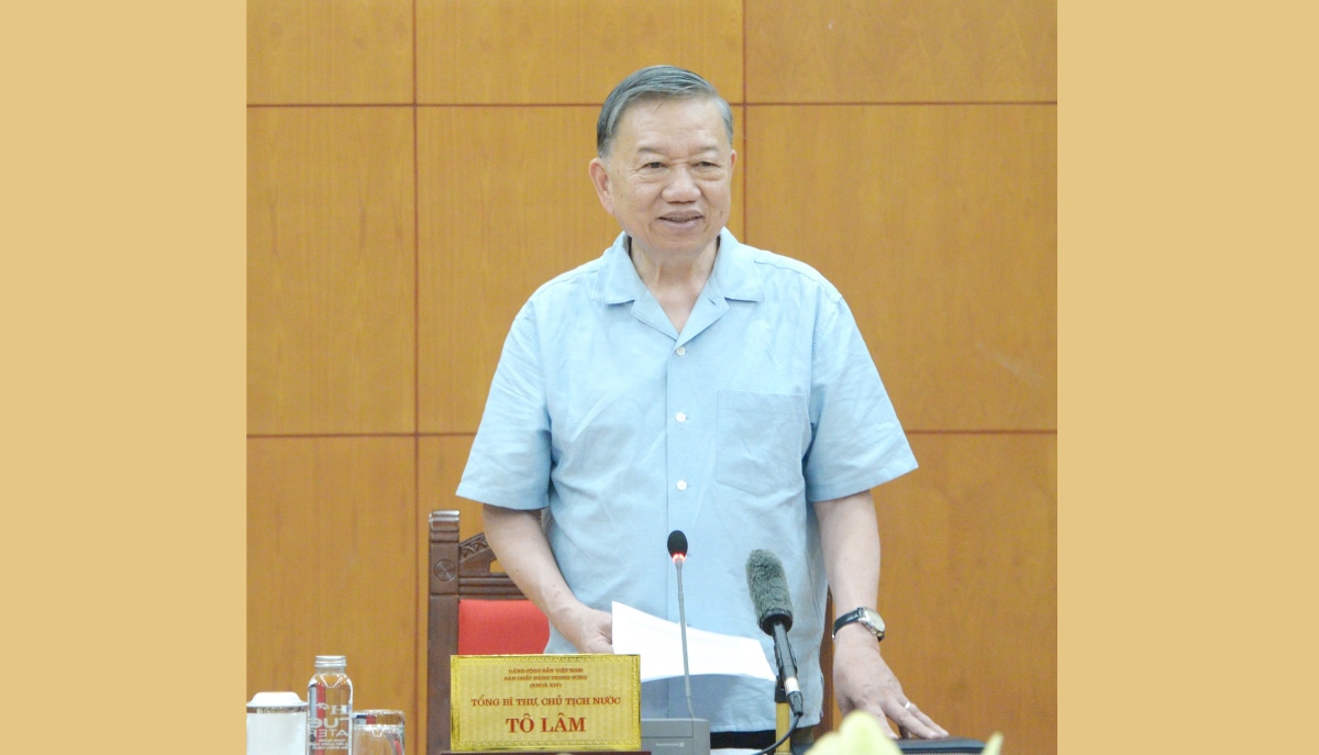 ພັດ​ທະ​ນາ​ອຸດ​ສາ​ຫະ​ກຳ​ການ​ເດີນ​ເຮືອ​ແມ່ນ​ໜ້າ​ທີ່​ຍຸດ​ທະ​ສາດ​ໃນ​ການ​ສ້າງ​ຫວຽດ​ນາມ​ກາຍ​ເປັນ​ປະ​ເທດ​ທະ​ເລ​ທີ່​ເຂັ້ມ​ແຂງ