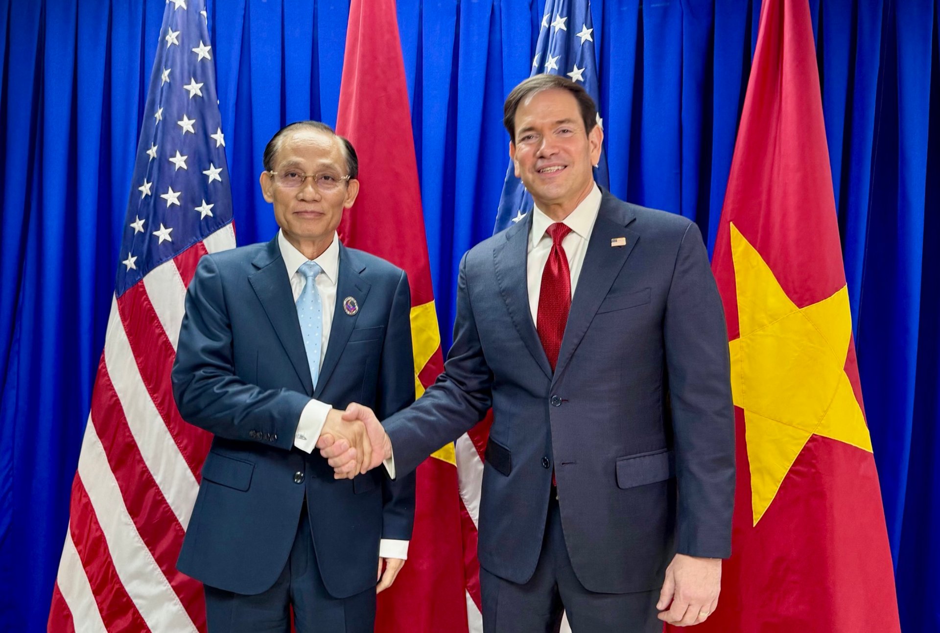 Determinan la cooperación económico-comercial como un pilar de las relaciones Vietnam-Estados Unidos