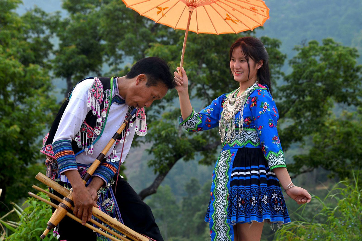 赫蒙族人民在莱州广袤森林中守护着芦笙曲