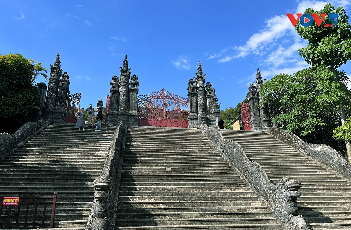 La tumba de Khai Dinh, en la encrucijada de las culturas oriental y occidental