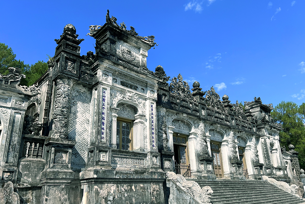 Le tombeau de Khai Dinh, à la croisée des cultures d'Orient et d'Occident