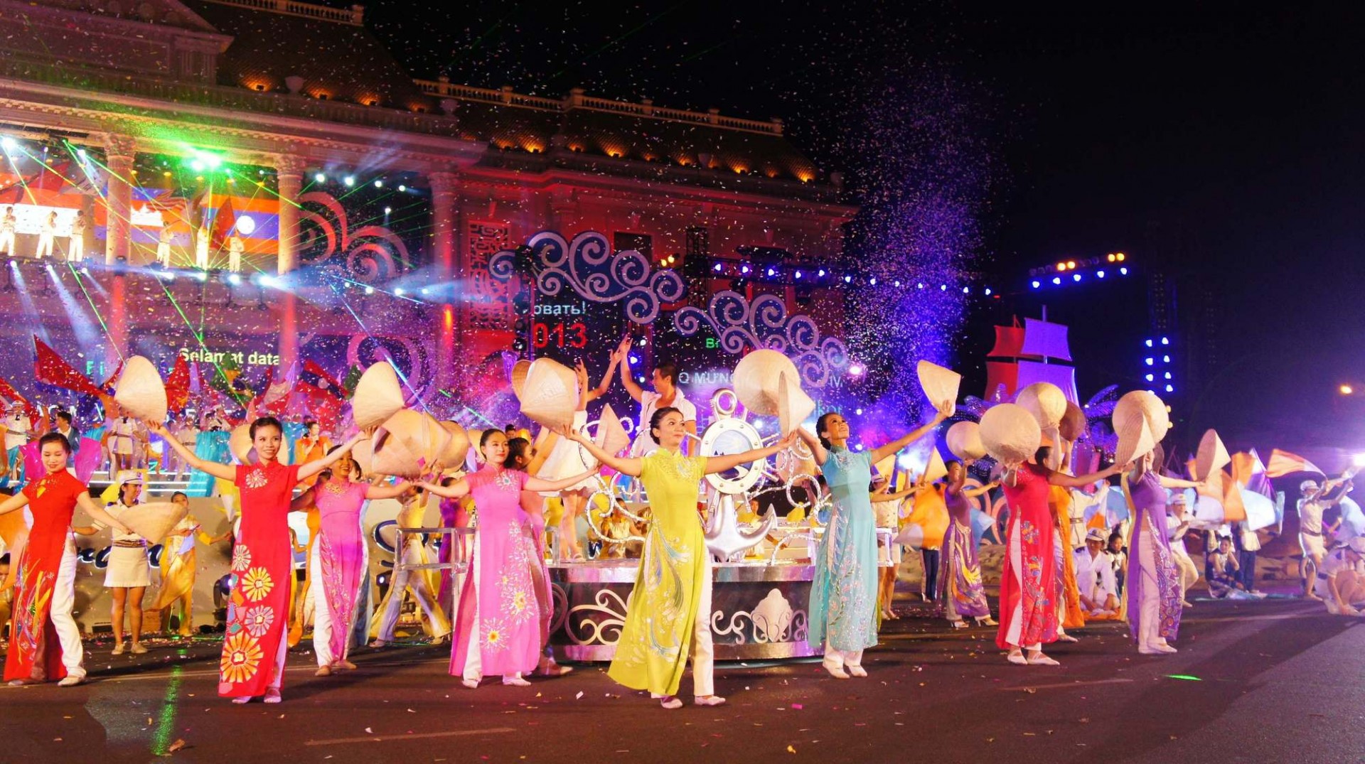 Provinz Khanh Hoa stellt ihre Kultur und ihren Tourismus in Quang Tri vor