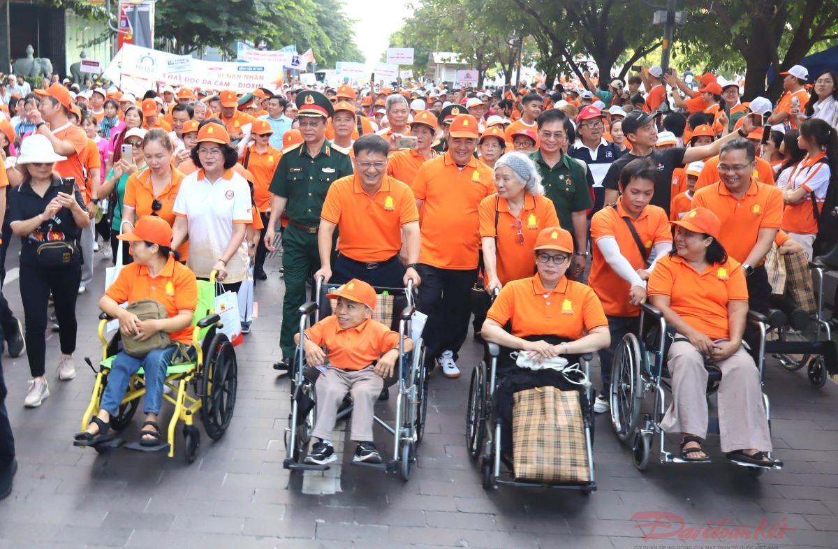 Mehr als 5.000 Menschen bei Solidaritätsmarsch für Agent-Orange-Opfer in Ho-Chi-Minh-Stadt
