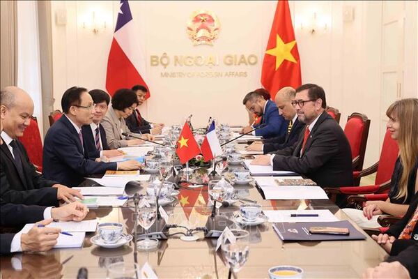 Vietnam y Chile fortalecen las relaciones políticas y la confianza mutua