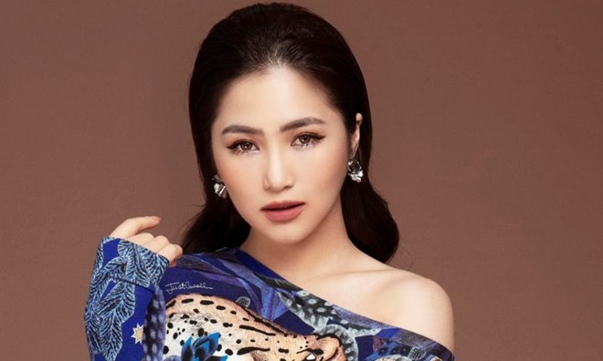 Lagu-Lagu yang Mengangkat Nama Penyanyi Huong Tram