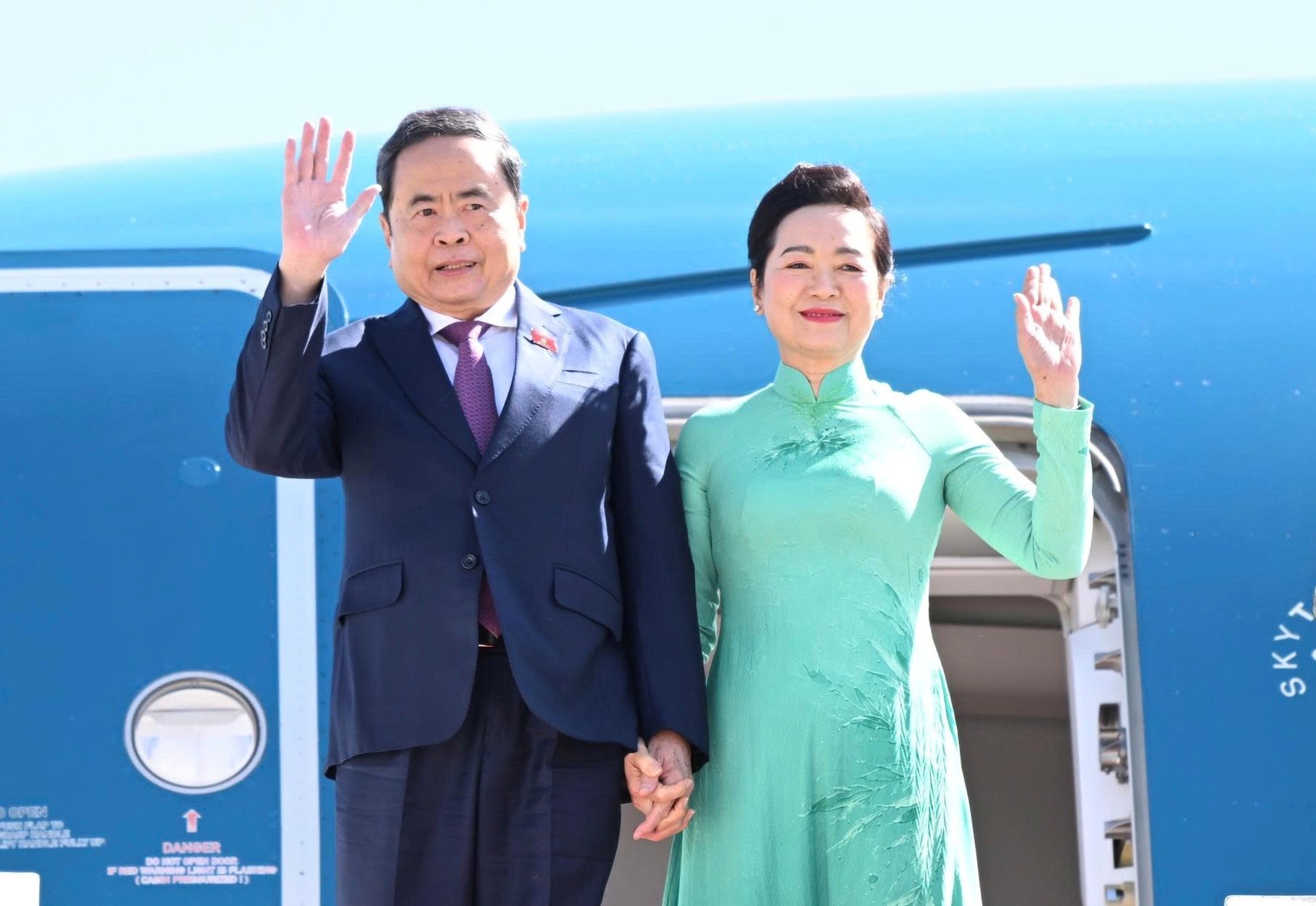 Ketua MN Vietnam dan Istri Tiba di Ulaanbaatar, Mulai Kunjungan Resmi ke Mongolia