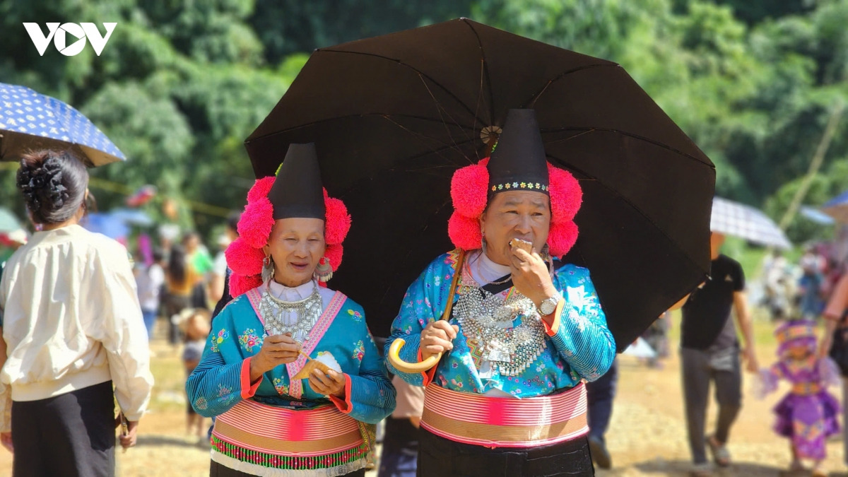 선라성 몽족 동포들, '독립절' 축제 한마당 열려