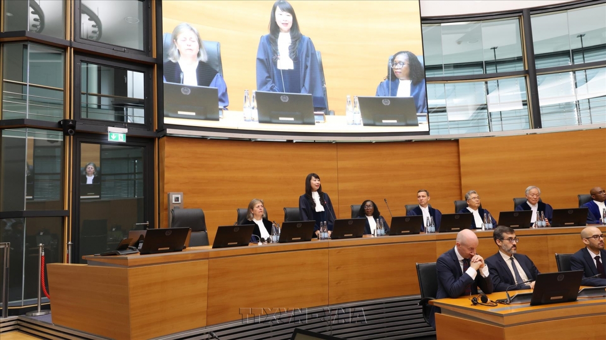 Hakim Nguyen Thi Lan Anh Ucapkan Sumpah Jabatan di Pengadilan Internasional untuk Hukum Laut
