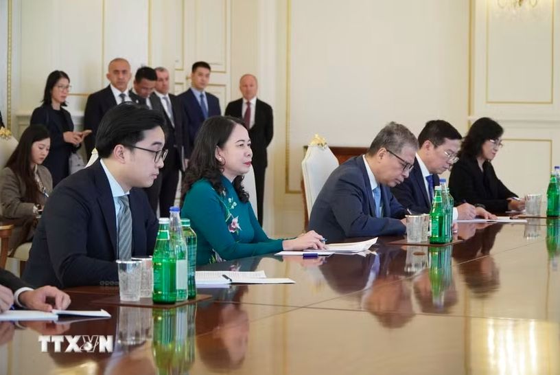 Wapres Vietnam, Vo Thi Anh Xuan Melakukan Pertemuan dengan Pemimpin Negara-Negara Sehubungan Dengan Kehadirannya pada KTT CICA ke-7